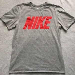 NIKE men’s medium gray t shirt